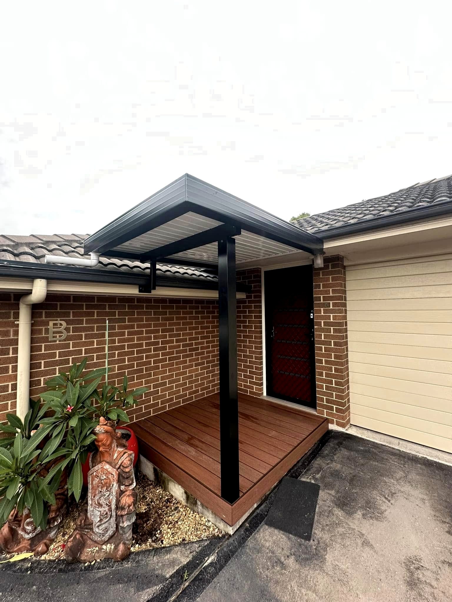 ModWood entry deck and roof: finished deck