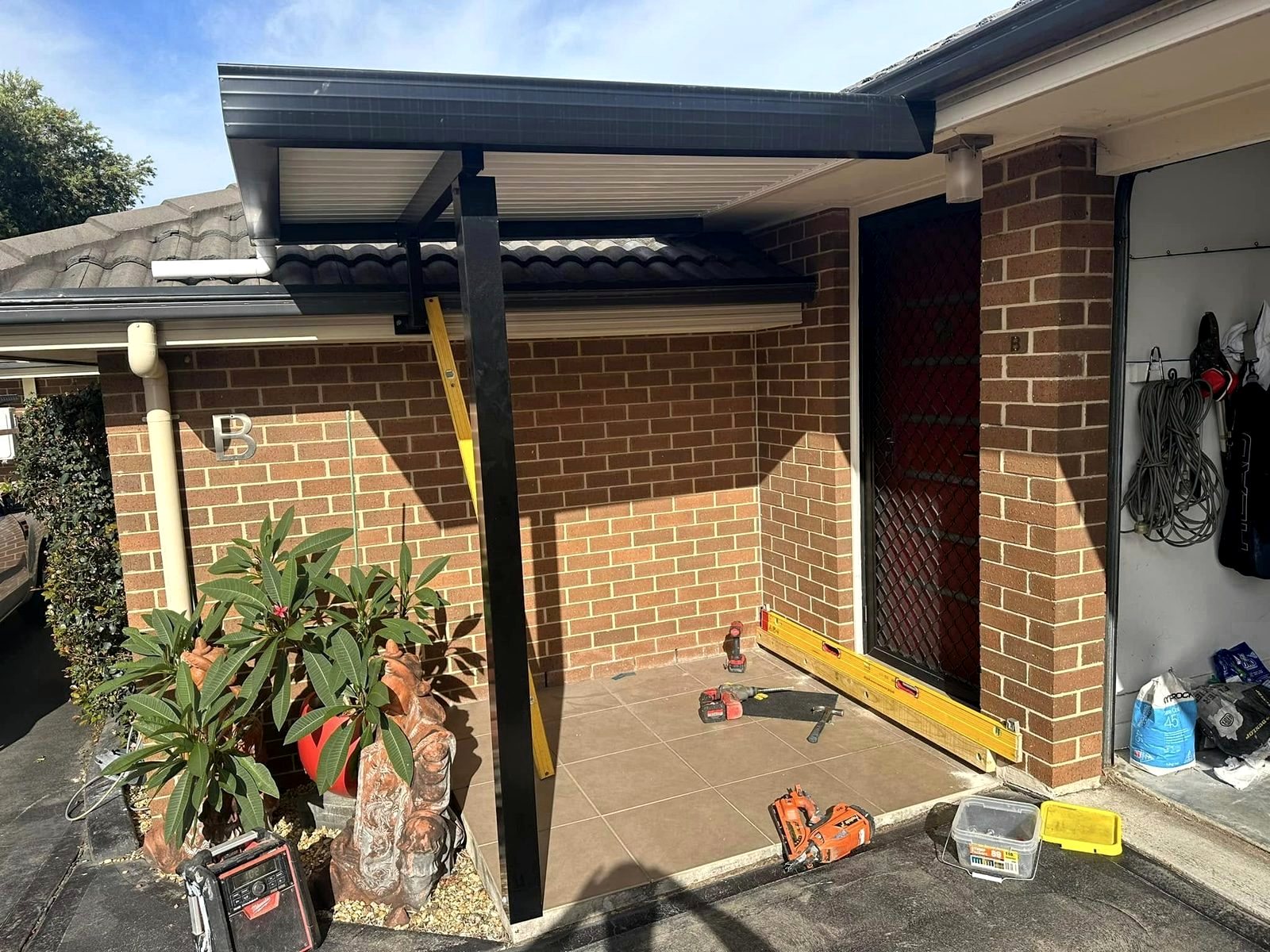 ModWood entry deck and roof: roof and posts